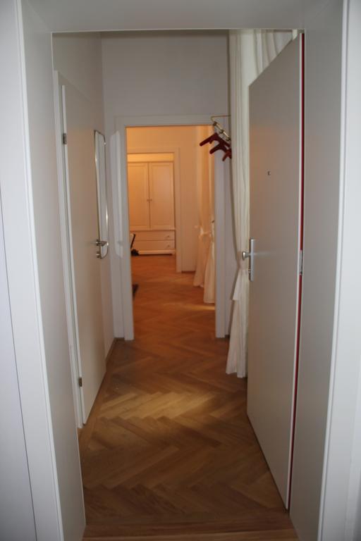 Premarental Vienna Bilik gambar