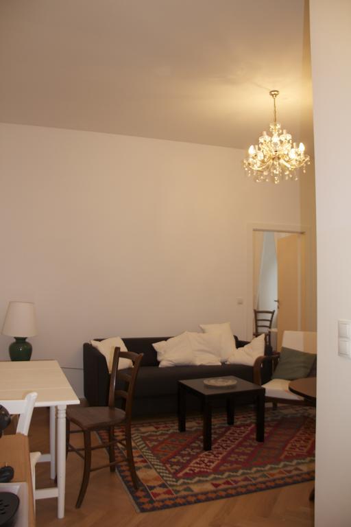 Premarental Vienna Bilik gambar