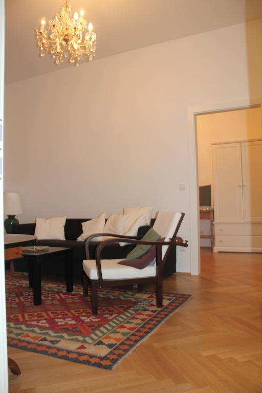 Premarental Vienna Bilik gambar